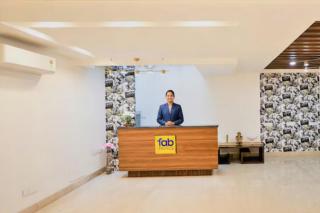 FabHotel La Paz Stay B&B - 9