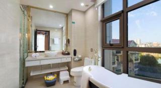 Vienna Hotel Henan Xinyang East Zone of Central Hospital - 8