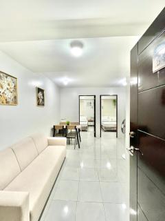 2BR Family Condo for 6pax near IT Park Budget Stay at Urban Deca Homes Banilad by Gerra unit Nathan - 0