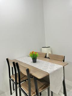 2BR Family Condo for 6pax near IT Park Budget Stay at Urban Deca Homes Banilad by Gerra unit Nathan - 1