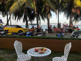 Nana Chat Bangsaen Hotel - 4