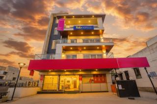 FabExpress F9 Noida Sector 27 - 0