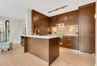 Urban Elegance - Designer 2BR Downtown Suite In Yaletown - 9
