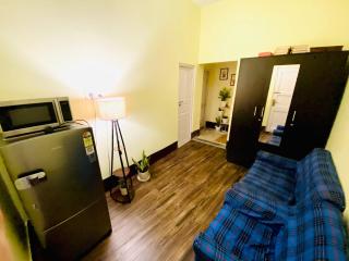 Affordable Stays in Park Circus! - 0