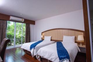 NH Elegant Hotel - 8