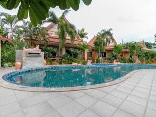 CAPITAL O961 Baan Dow Chompoo Resort - 1