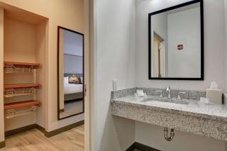 Hilton Garden Inn Oshkosh - 6