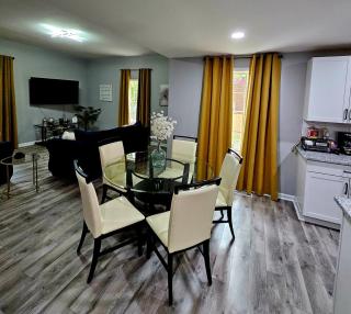 Elegant 1910 Boutique - Crib, Veteran-Owned - 5