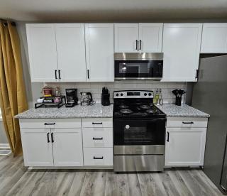 Elegant 1910 Boutique - Crib, Veteran-Owned - 4