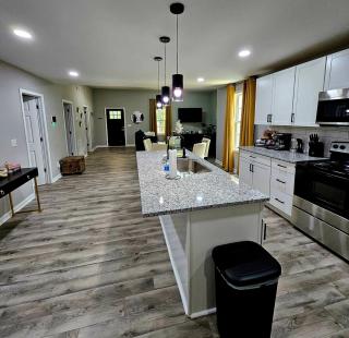 Elegant 1910 Boutique - Crib, Veteran-Owned - 2