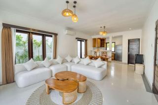 Villa Unagi Chic 2BR Tropical Escape in Canggu - 5