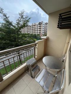 Japan Vibe near Ayala Feliz Mall 2BR 55sqm with Veranda Netflix Pool - 6