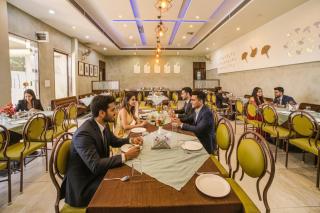 FabHotel Bee Town - 5