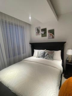 Deebeey Luxury StaysModern, Stylish Apartment - 6