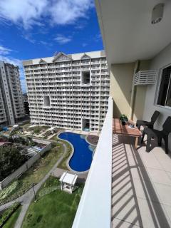 Ezras Place Modern Condo with City views - 5