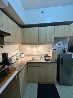 Ezras Place Modern Condo with City views - 1