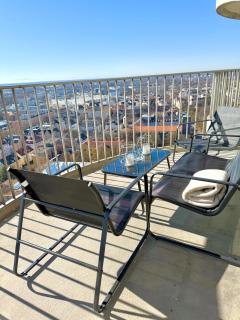 Charmantes Appartement im 25 OG mit Aussicht und 60 Zoll TV - Augsburg - 5