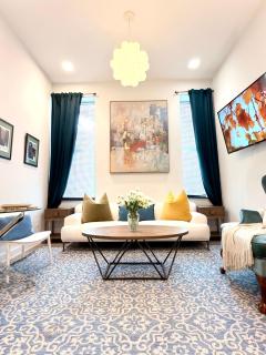 Downtown 2BR, Full Kitchen, PPAC&Convention Center - 0