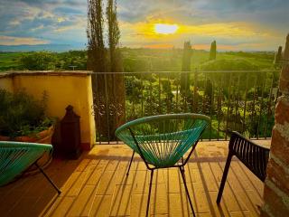 Magical Villa di Gioia Breathtaking views, large private garden and olive grove - in a cool village on the Umbria Tuscany Border - 6