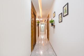 FabHotel Lloyds Inn - 6