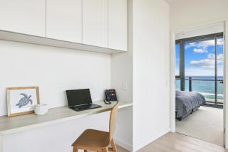 Broadbeach Central - Broadbeach - Modern - views - All amenities - 6