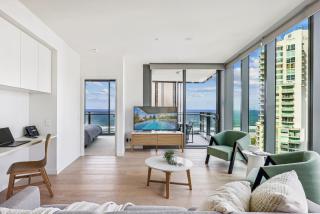 Broadbeach Central - Broadbeach - Modern - views - All amenities - 4