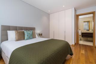 Mar e Sol Chic & Modern City Apartment - 6