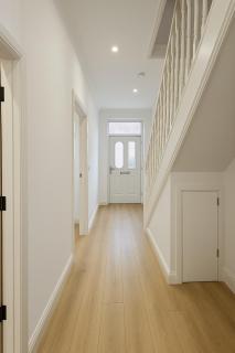 SidemerseyLivings - 4-BR Accessible Home - 9