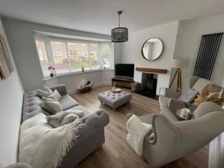 Modern Comfort in Bristol - 7