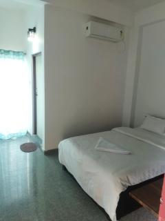 Hotel White Lily - 0