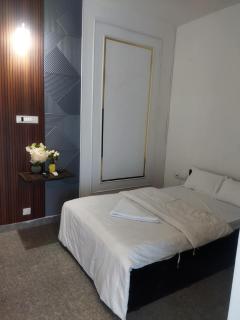 Hotel White Lily - 4