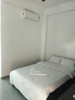 Hotel White Lily - 1