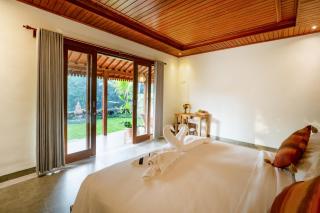 Sunrise Swing Paradise - 1