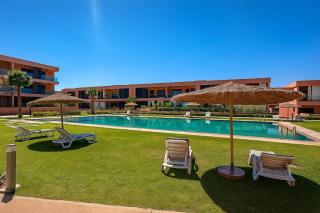 Ground floor 2 elegant bedrooms with direct pool access - 0