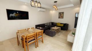 Ground floor 2 elegant bedrooms with direct pool access - 8