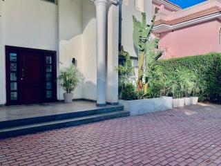 Azure Studio 202 Pool, Garden & Roof - New Cairo - 5