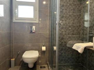 Azure Studio 202 Pool, Garden & Roof - New Cairo - 3