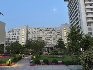 Penta Square Premium Serviced Apartments-DHA Phase 5 Lahore - 3