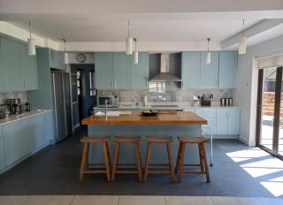 Modern spacious home in heart of Cape Winelands - 5