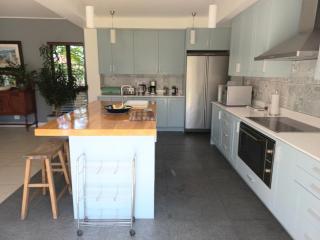 Modern spacious home in heart of Cape Winelands - 4