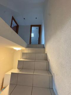 Small House park free at street - 8