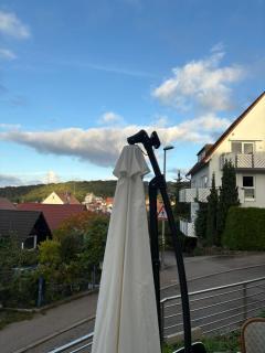 Small House park free at street - 7