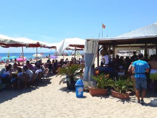 Modern apartment in the center near the beach and Barcelona - 2