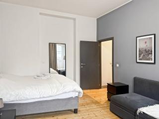 New Self Check In Studio 2 Floor Near Chatelain - 1