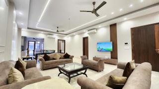 Stay Pal - The Urban Nest 3 BHK Apartment in Delhi - 0