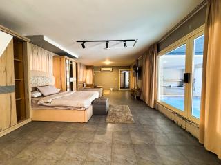 Private Pool Cozy Studio in Prime Location New Cairo - 5