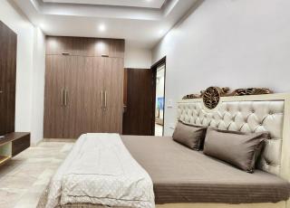 Stay Pal - The Urban Nest 3 BHK Apartment in Delhi - 8