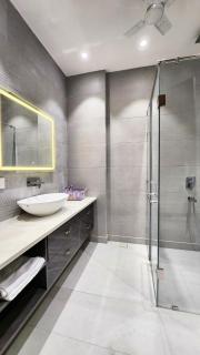 Stay Pal - The Urban Nest 3 BHK Apartment in Delhi - 6