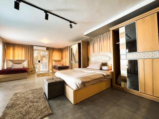 Private Pool Cozy Studio in Prime Location New Cairo - 9