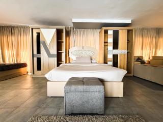 Private Pool Cozy Studio in Prime Location New Cairo - 6